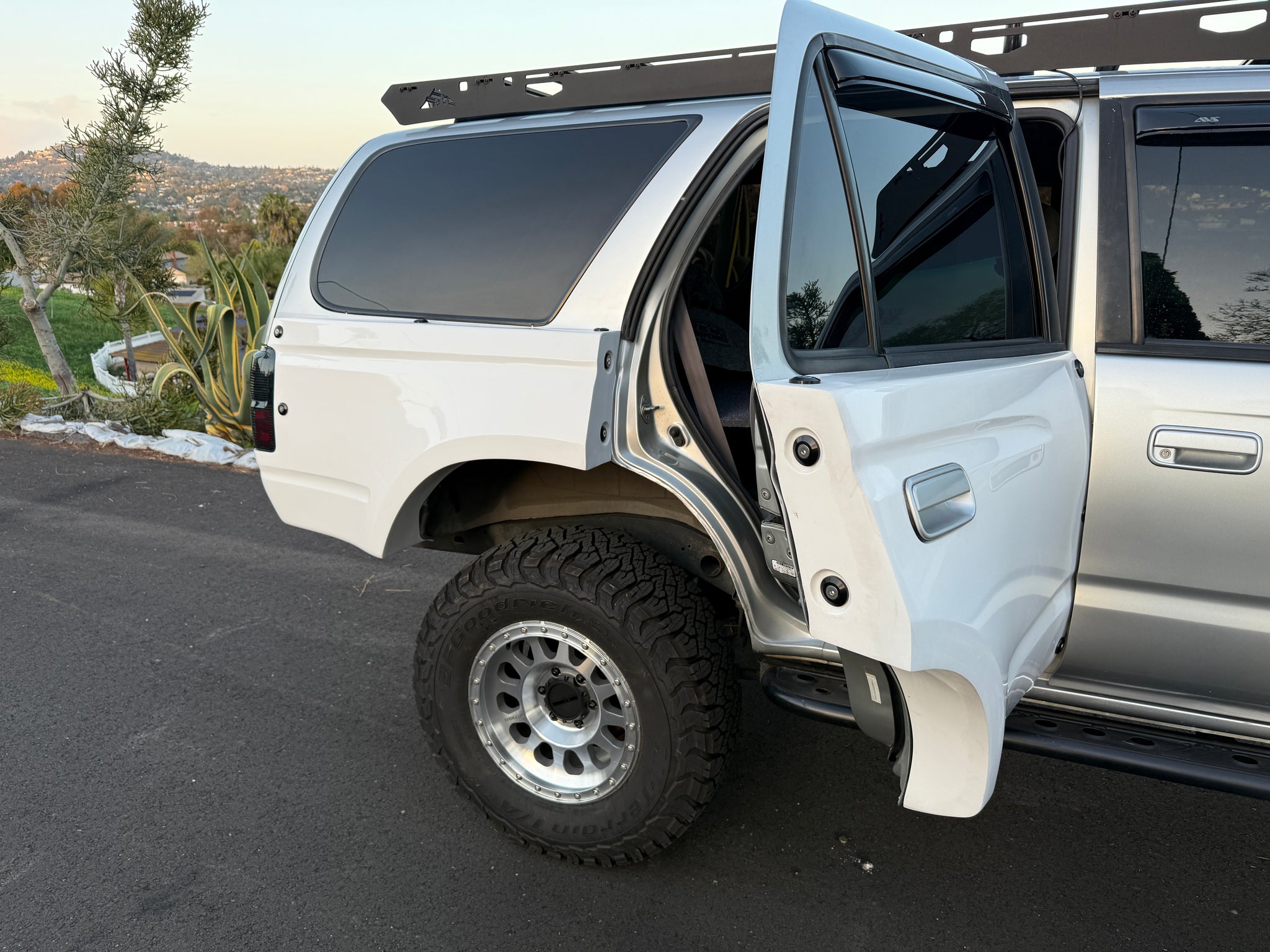 96-02 Toyota 4 Runner 4.5" Flare  Off Road Fiberglass Bedsides