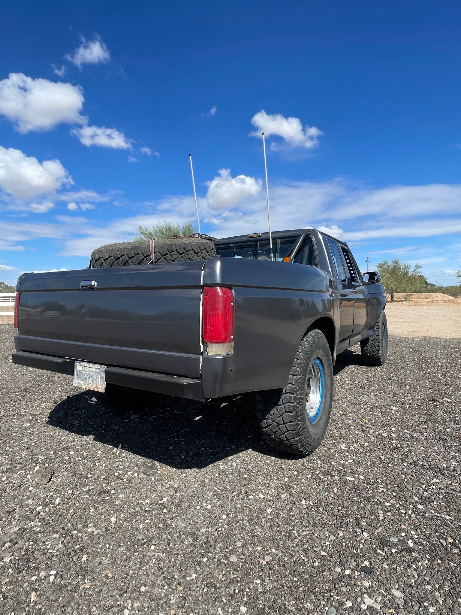 80-96 Ford F150 8" Bulge Off Road Fiberglass Bedsides - Short Bed