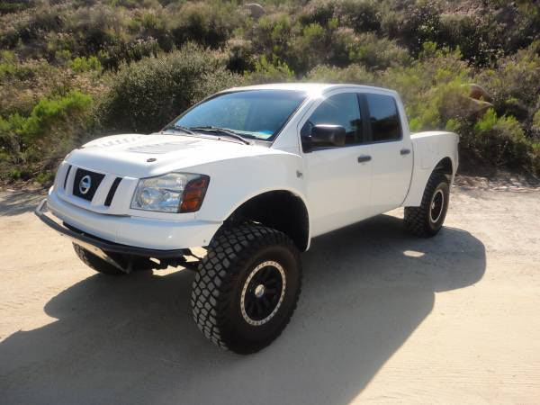 04-15 Nissan Titan Off Road Fiberglass One Piece