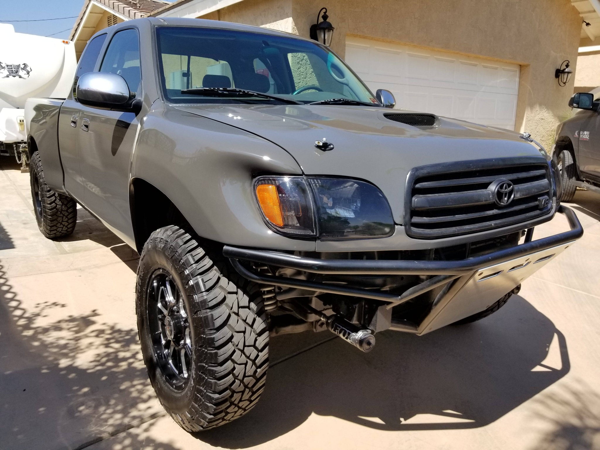 Toyota Tundra Fiberglass Fenders