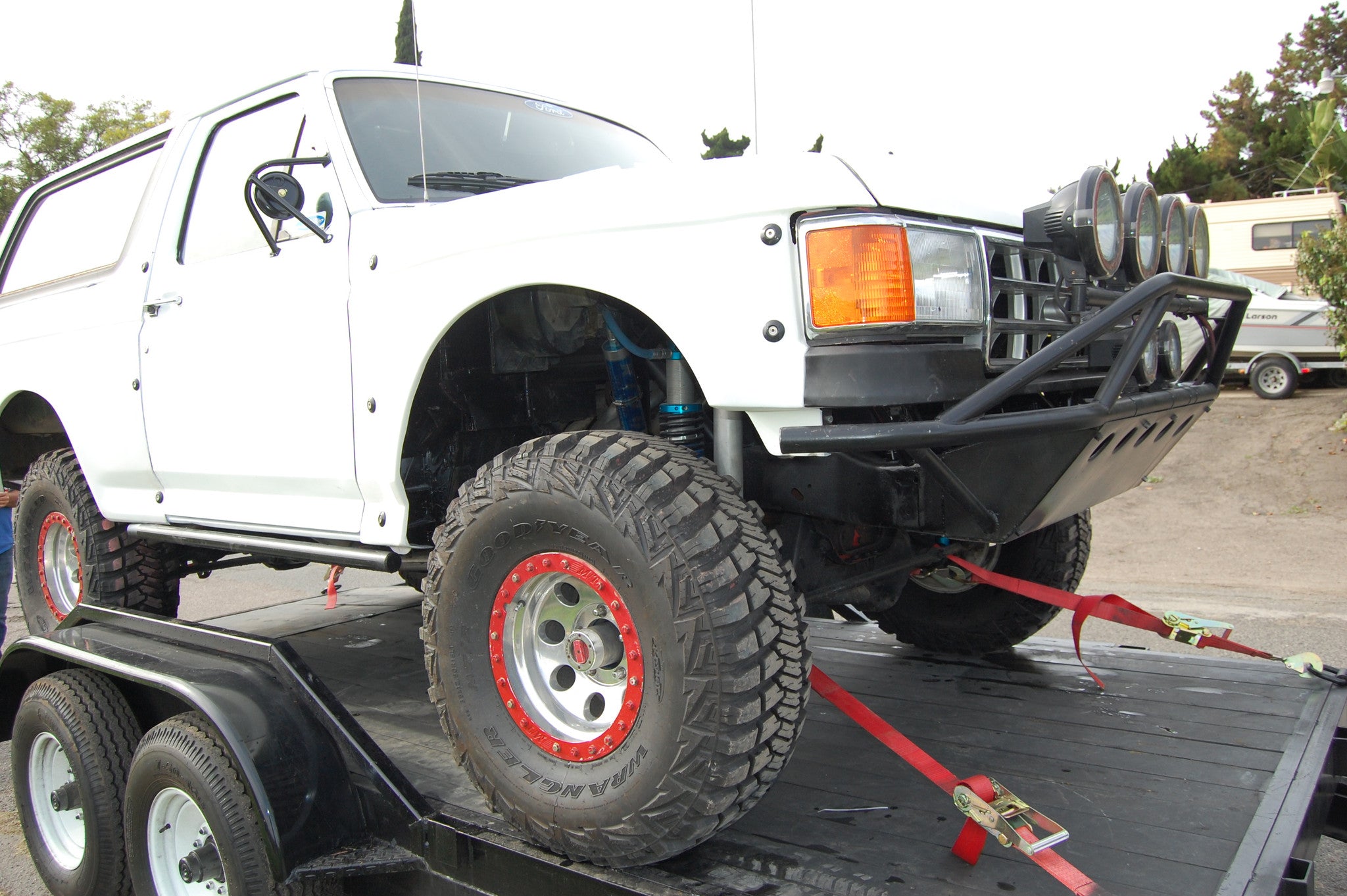 87-91 Ford Bronco 3" Bulge Off Road Fiberglass Fenders - McNeil Racing Inc