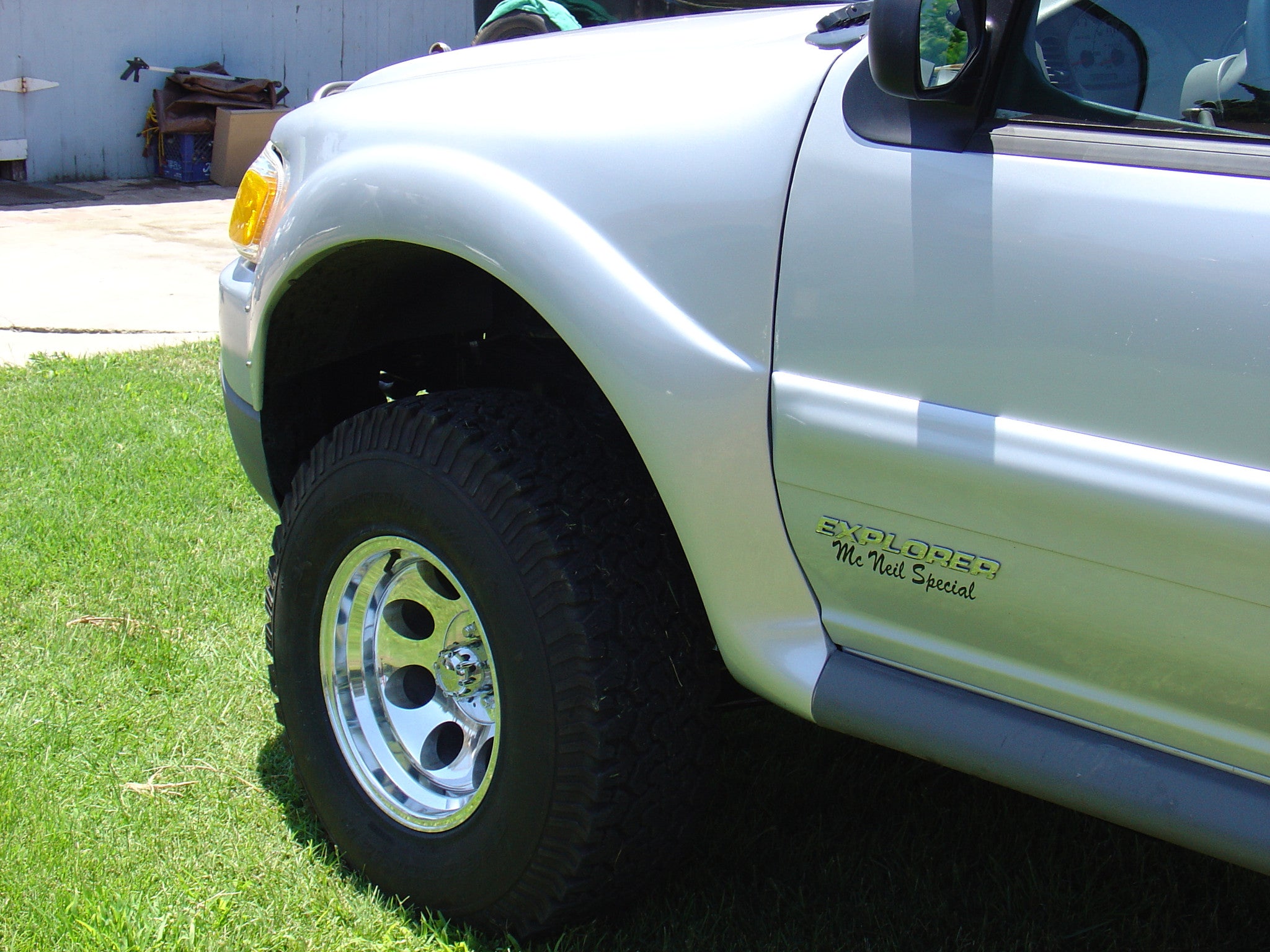 01-05 Ford Explorer Sport 4" Bulge Performance Style Fiberglass Fenders - McNeil Racing Inc